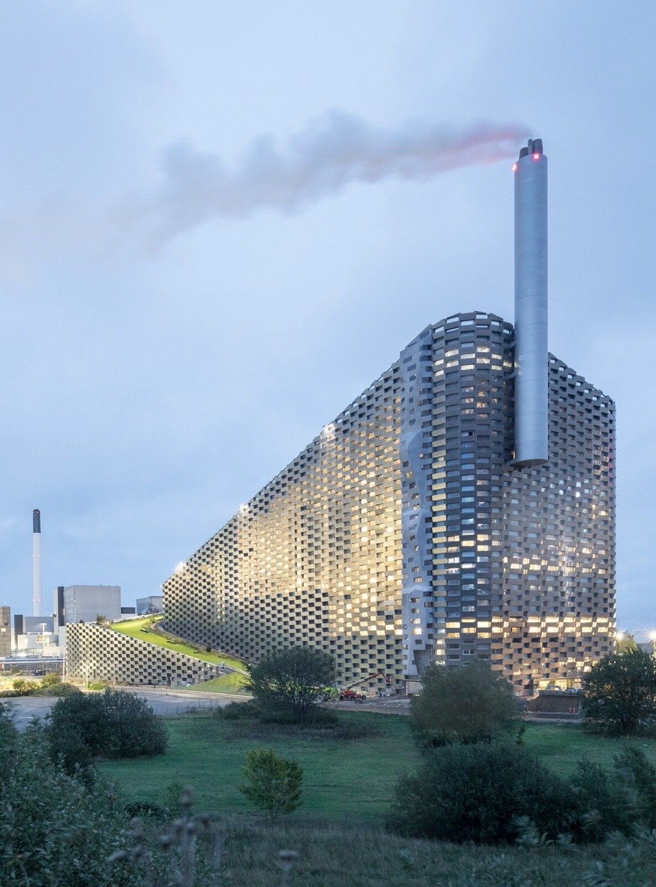 big---bjarke-ingels-group-amager-bakke---copenhill-power-plants-archello.1614958460.4787 - Grande